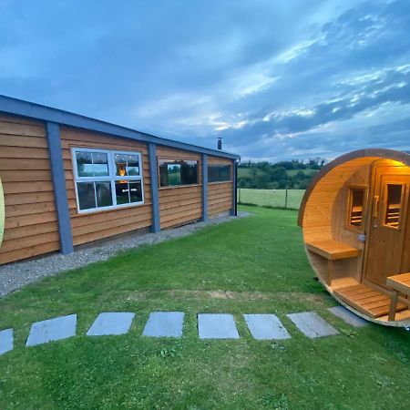 Sleeps 12 Hot Tub Sauna Cinema Pets Welcome Эннискиллен Экстерьер фото