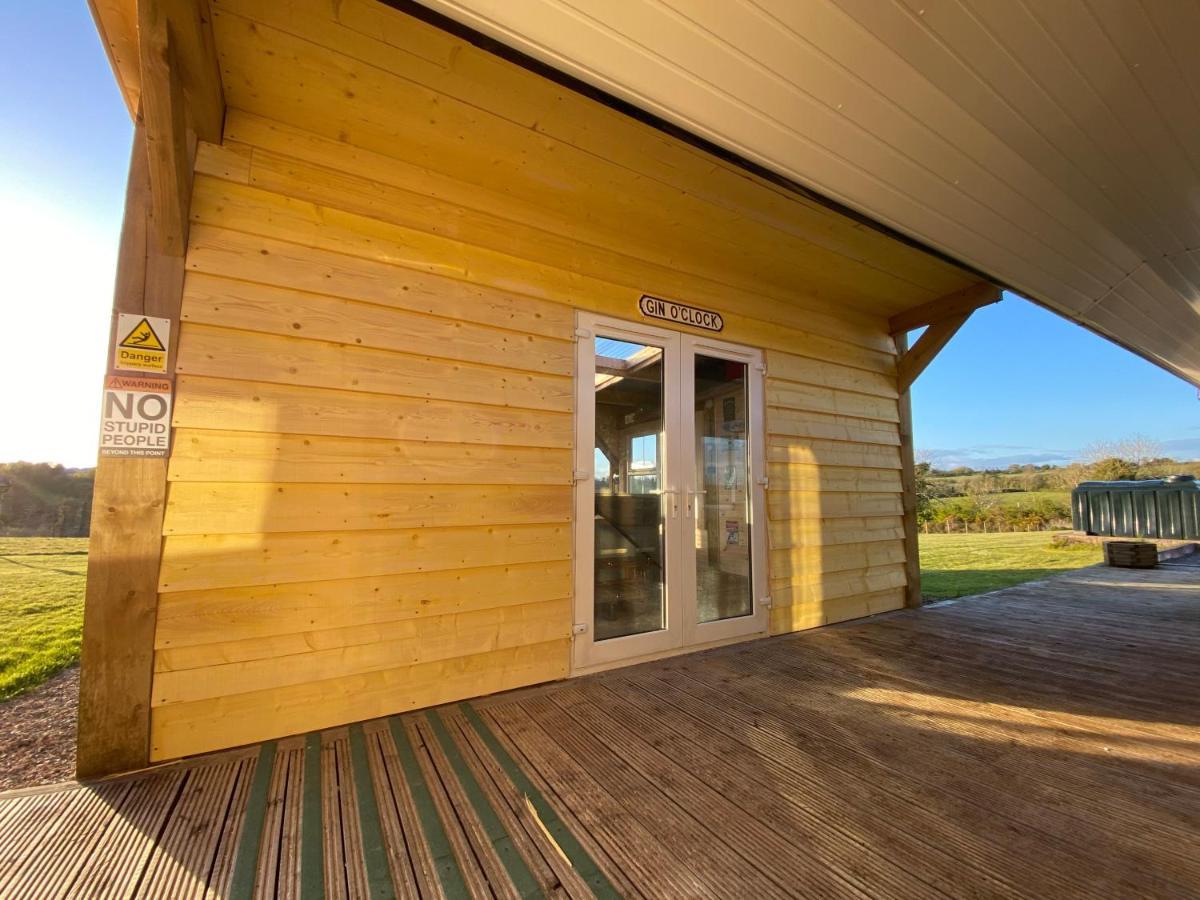 Sleeps 12 Hot Tub Sauna Cinema Pets Welcome Эннискиллен Экстерьер фото