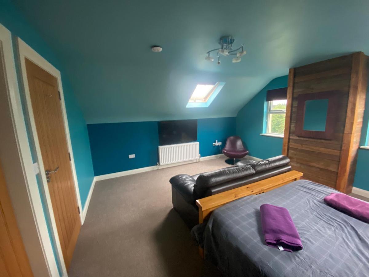 Sleeps 12 Hot Tub Sauna Cinema Pets Welcome Эннискиллен Экстерьер фото